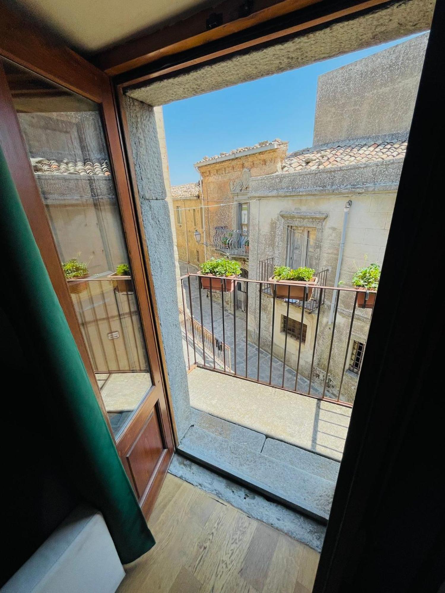 San Nicolò Holiday Home Montalbano Elicona Exterior foto