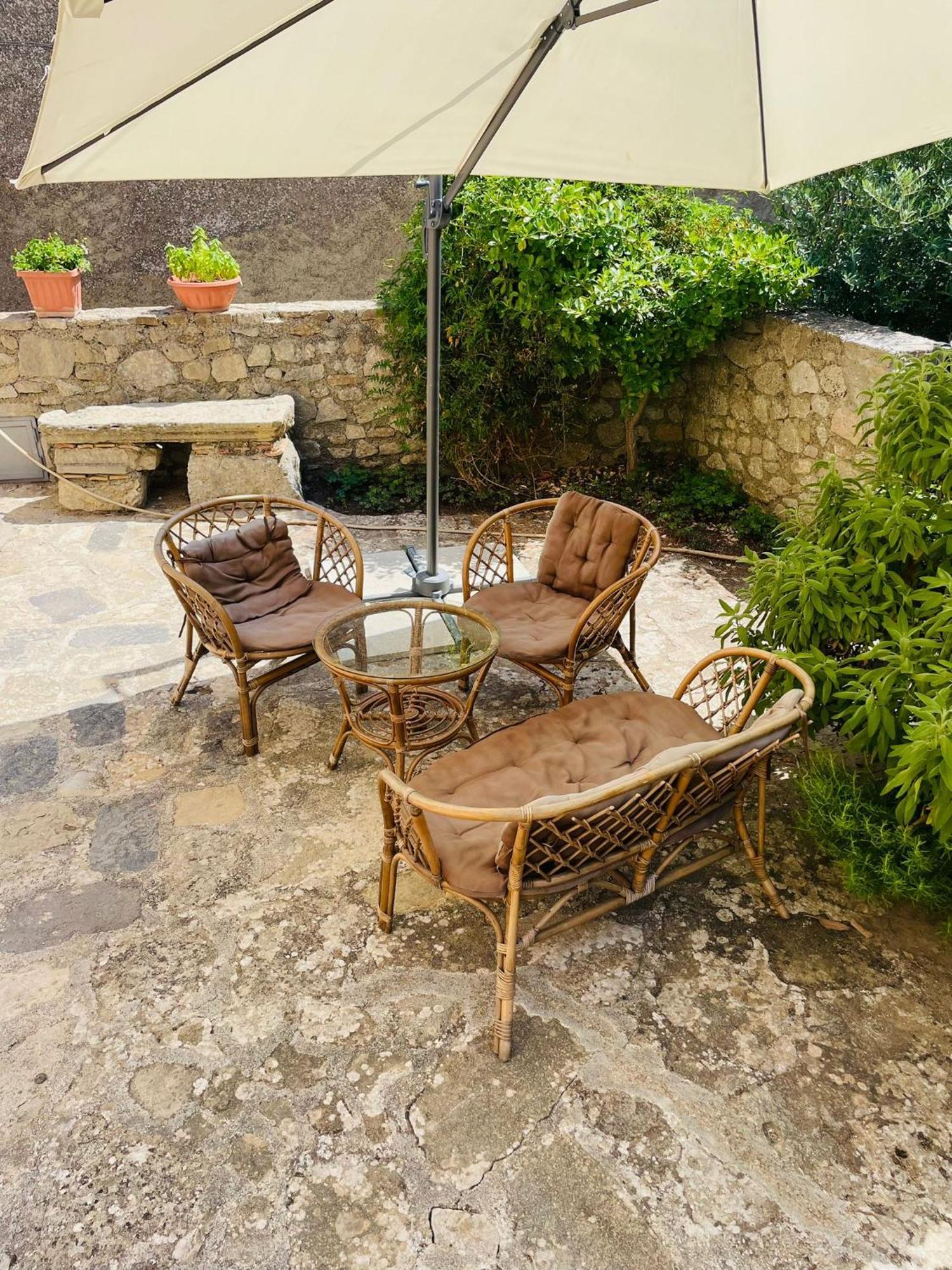 San Nicolò Holiday Home Montalbano Elicona Exterior foto