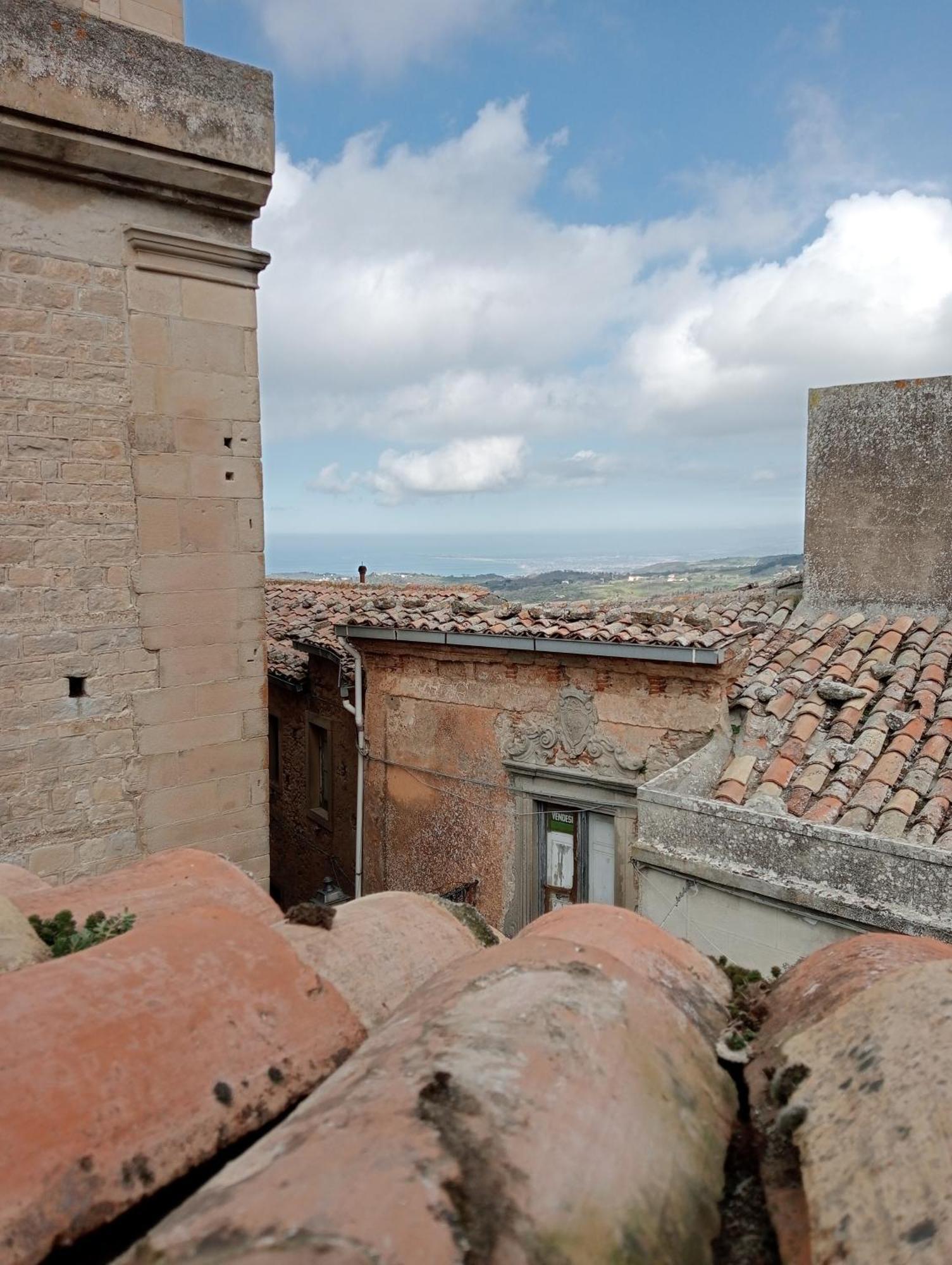 San Nicolò Holiday Home Montalbano Elicona Habitación foto